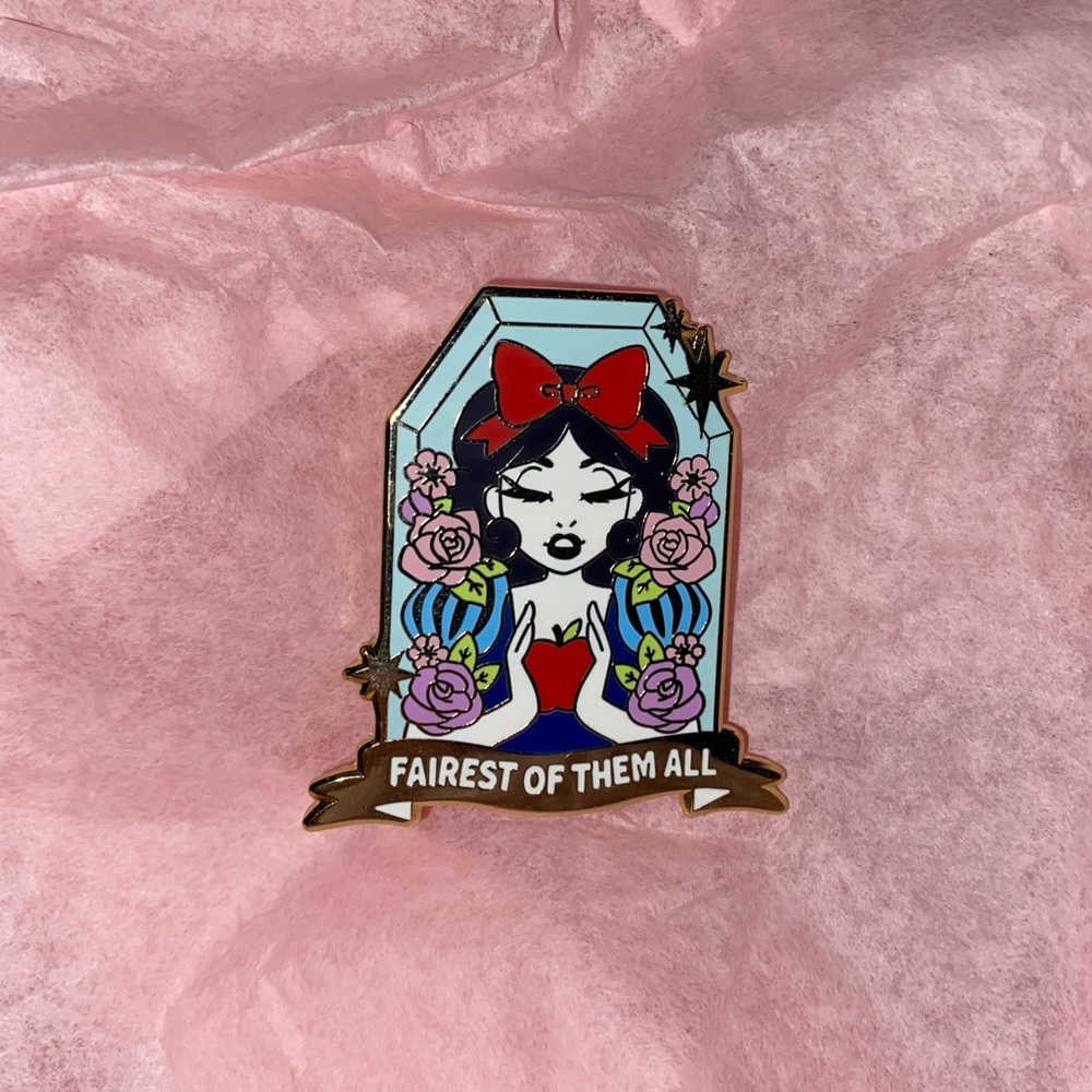 Sugarbones Snow White enamel pin